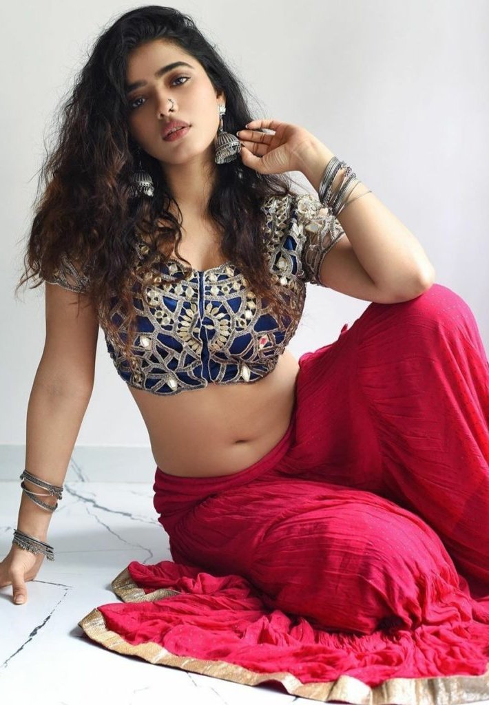 Nisha_Kumarii_'s tweet photo. Mujha koi pasnd nhi karta.. https://t.co/5TFVdCECki