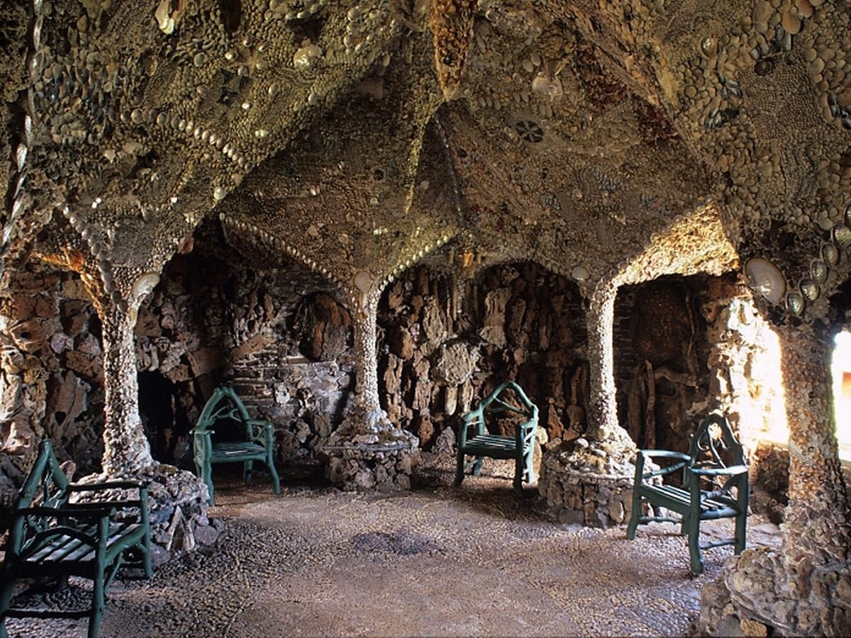 1835年にイギリスのケントで発見された地下通路。Shell Grotto。神秘的で一度でも行ってみたい場所。未だにこの地下通路の用途がなんだったのか不明だそうです。 