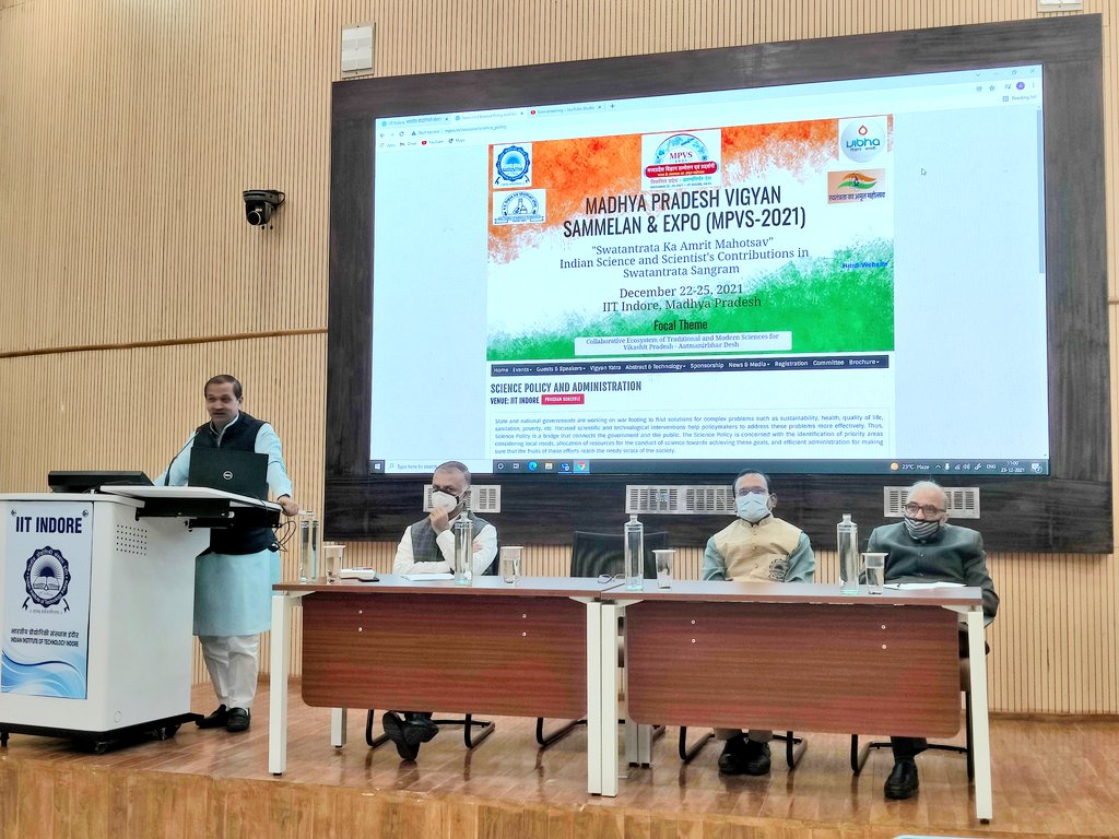 opsakhlecha's tweet photo. आज आईआईटी इंदौर में आयोजित @MPVS2021 के विज्ञान नीति एवं प्रबंधन संगोष्ठी में संबोधित किया।
इस दौरान प्रोफेसर दीपक पाठक जी, प्रो. श्री सचिन चतुर्वेदी जी, प्रो. नीलेश जैन जी एवं प्रो. अनिल कोठारी जी उपस्थित रहे।
#iitiofficial
#MpVigyan
#Vibha
#mpmapit https://t.co/HpBEfrH3Wq