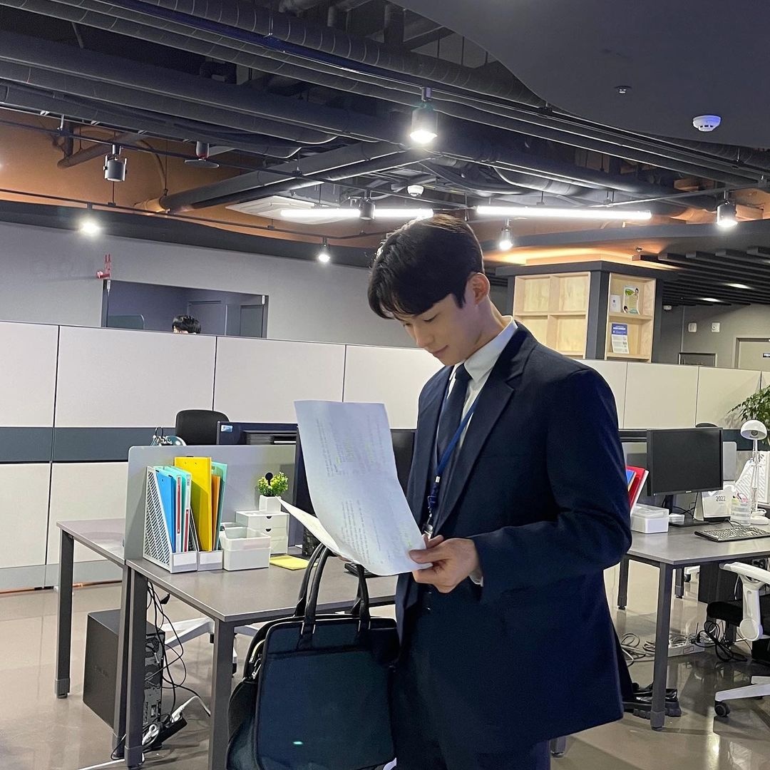 밥만 잘 사주는 이상한 이사님 웹드라마 촬영이 끝났다고 합니다. 올해 처음 제작 이야기 들었을때는 꿈만 같았는데 무사히 촬영이 끝난 걸 보니...