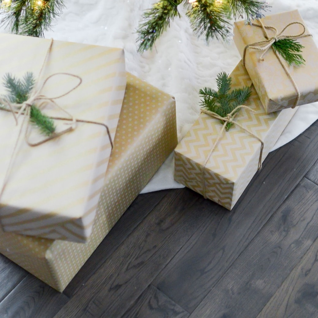 That's a wrap! Enjoy your time wrapping the last minute gifts today ... and don't forget to make sure your wrapping is eco-friendly. 🎁
One simple way to eco-friendly wrap is with:
📦 Brown Paper, Twine &amp; Leaves or for an extra pop add some dried oranges. 🍊
👌 Perfection