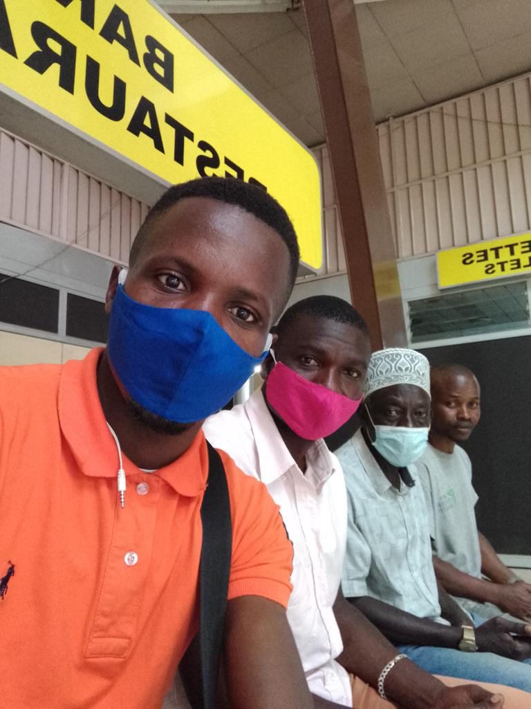 AInterstar's tweet photo. In Buja Airport mashabiki wanasubili kitu mtakachokifahamu badae.

Sisi ni kizazi kipya https://t.co/LLdEGJmKqY