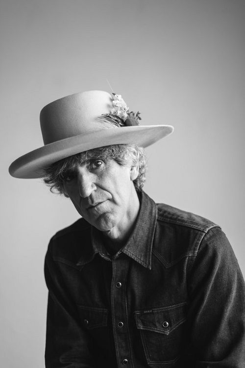 En la agenda cultural de hoy: Mikel Erentxun elperiodi.co/zqata2