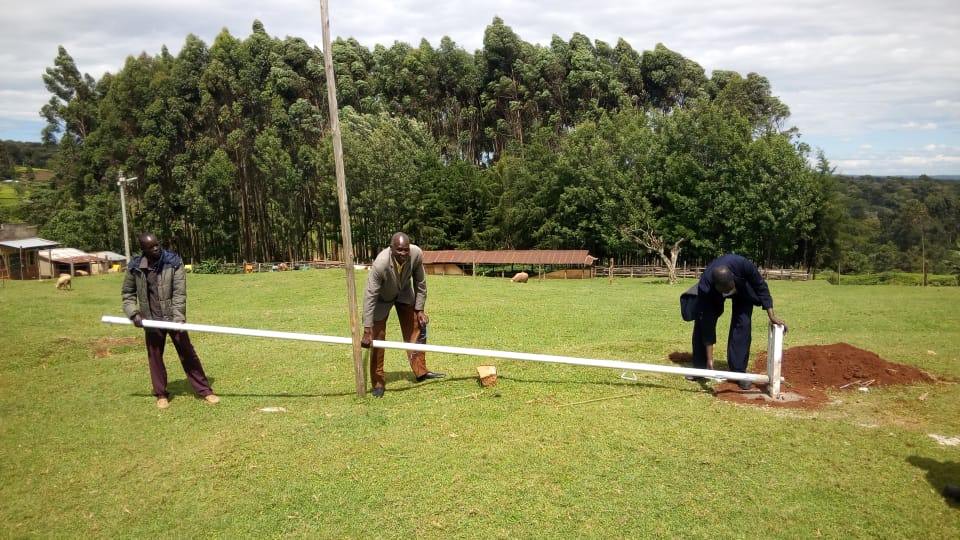EPK_Limited's tweet photo. Replacement of Chepkongony Chief's wooden flag pole with a metallic pole courtesy of Eastern Produce Kenya (Savani Estate).
#SDG12 #SDG17 #EPK #EasternProduceCSR #EasternProduceKenya https://t.co/1M6TnPhpem
