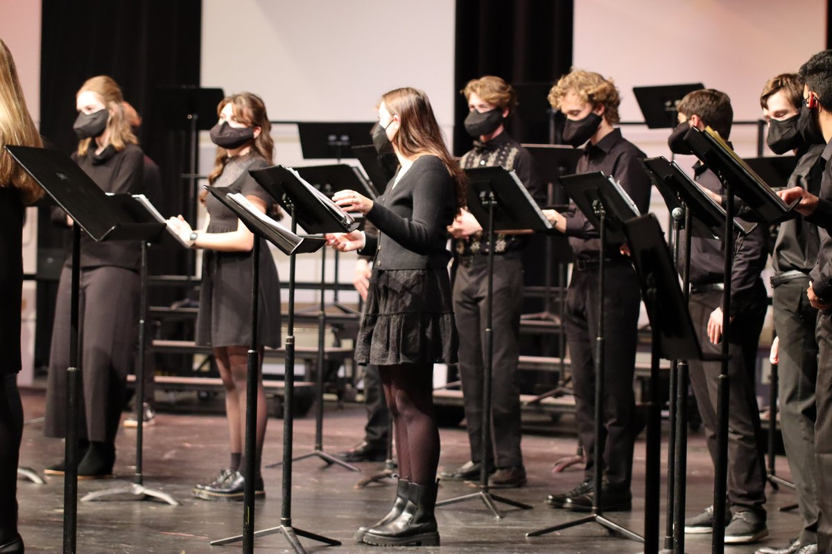 Strath Haven HS's Winter Concert took place on December 21 - the first time in over 2 years that the HS ensembles performed in the auditorium in front of an audience. Congrats, Mr. Pignataro, Mr. Shankweiler &amp; all of the musicians on a wonderful evening of #wssdmusic! #havenproud