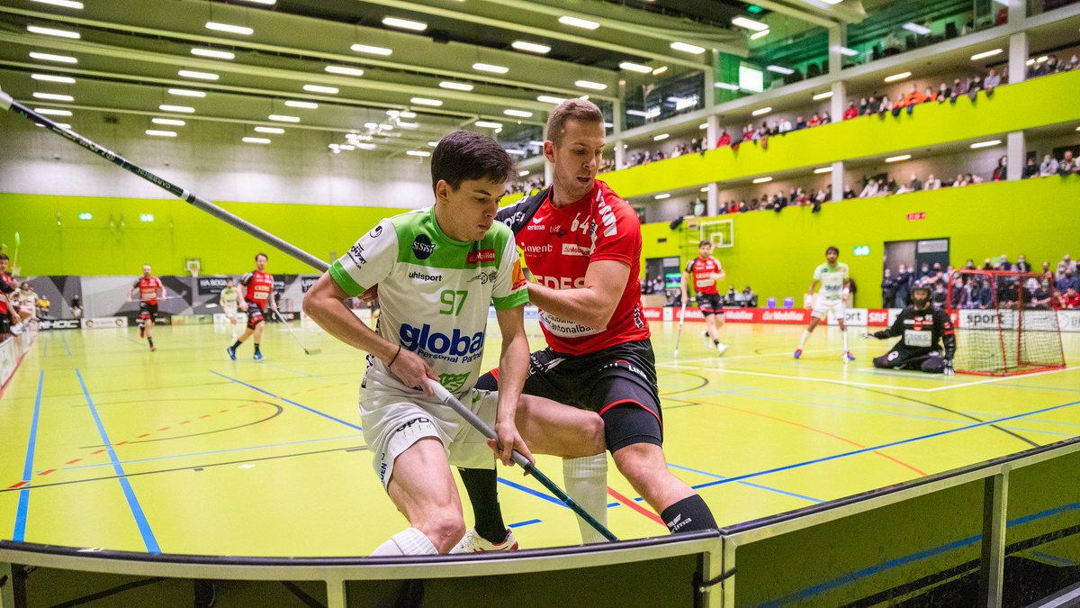 Alligator Malans gewinnt das letzte Spiel des Jahres gegen <a href="/uhcwasa/">UHC WaSa</a>. In einer Partie, die erst in der Schlussphase packenden Sport bot, rettete erst Torhüter Sandro Breu mirakulös, bevor Lukas Veltsmid den Siegtreffer erzielte.
alligatormalans.ch/?p=185743