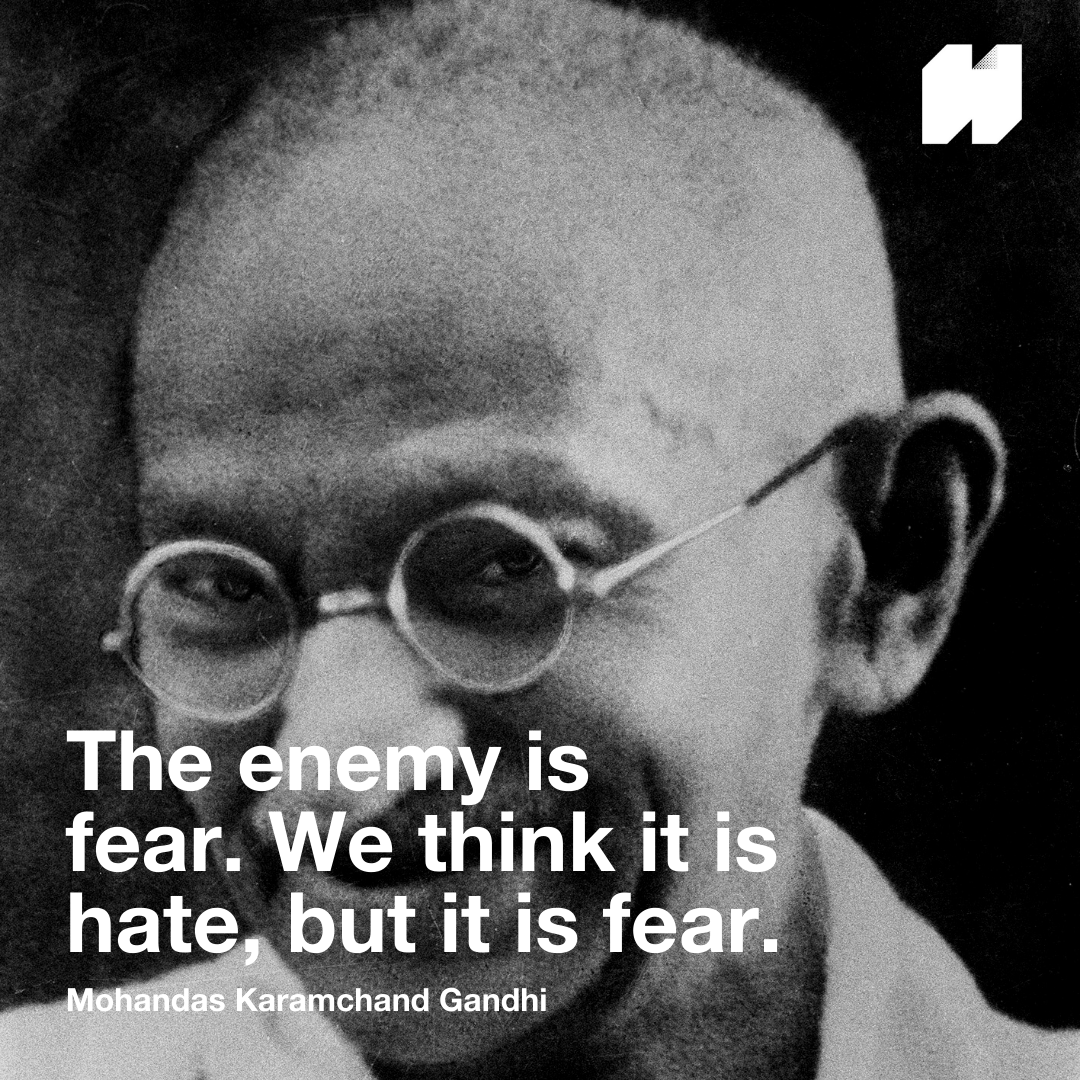 Wovor haben wir solche Angst? Was ist passiert, dass wir eine "Gesellschaft der Angst" geworden sind? 

👉 Buchtipp: Heinz Bude

#Gesellschaft #Angst #Wut #Dialog #Verständnis #Vernunft