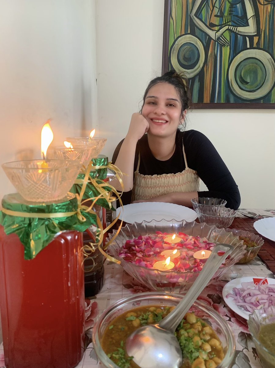 jyotimadnani's tweet photo. Mom welcomes us home after holidays!
#homecoming #holidaysover #surpriseparty #holidaytan https://t.co/xl8feMc7Fz