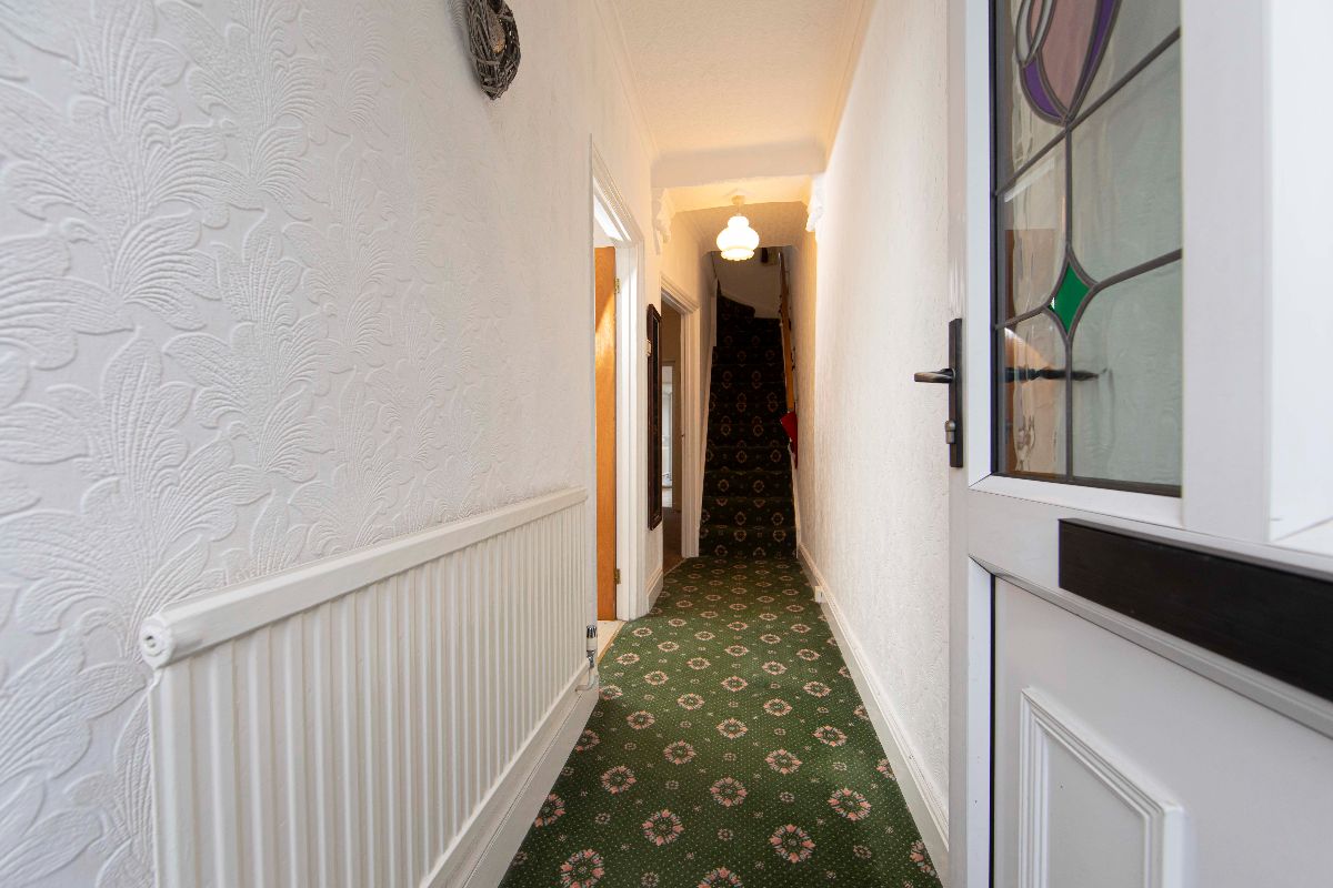 baysideestates's tweet photo. New to market - 3 Bed Terraced House, High Street, Trelewis, Treharris, £81,995. View details: https://t.co/9B1Gb0r4GM https://t.co/nEDO3xIYOq