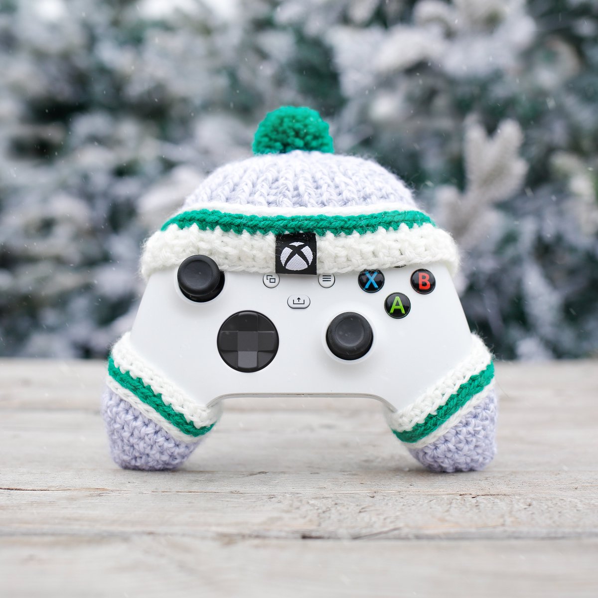 xboxuk's tweet photo. Keep your new controllers warm, toasty and adorable ❄ https://t.co/MBlVSjn7Vt
