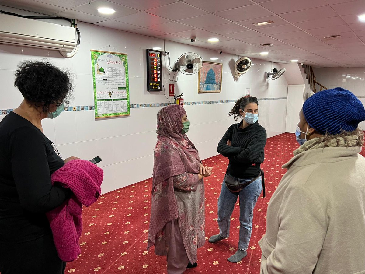 ProjecteICI_LH's tweet photo. 👉Les Agents Comunitàries acaben el trimestre coneixent el Temple Sikh Gurdwara i el Centre Cultural Islàmic Camí de la Pau!

Han compartit mirades diverses entorn de l'espiritualitat i els valors religiosos.

✅Seguim aprenent de la diversitat! https://t.co/oLPTGrP4g6