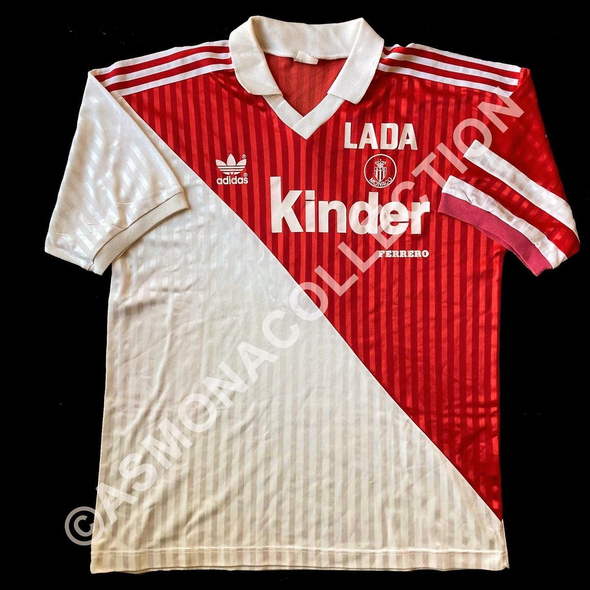 juffier's tweet photo. Sublime maillot porté par Mister @GeorgeWeahOff lors de @AS_Monaco - Lyon en 1991/92🇲🇨 
Victoire 1/0 grâce à un but de…⚽️😉Pièce exceptionnelle avec sponsor @KinderFR 🍫 https://t.co/bQWo909N5p