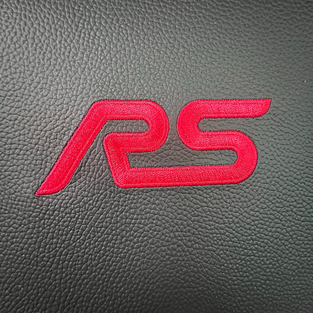 Seat_Surgeons's tweet photo. Finishing the year in style with a classy Ford Transit Custom retrim 💥

The diamond stitching has proved popular in 2021 and you can certainly see why 👀🔥

Will 2022 be the year we retrim your interior? 

#SeatSurgeons #transporter #transit #custom #leatherseats #hogring https://t.co/vCgKg2Ysvy
