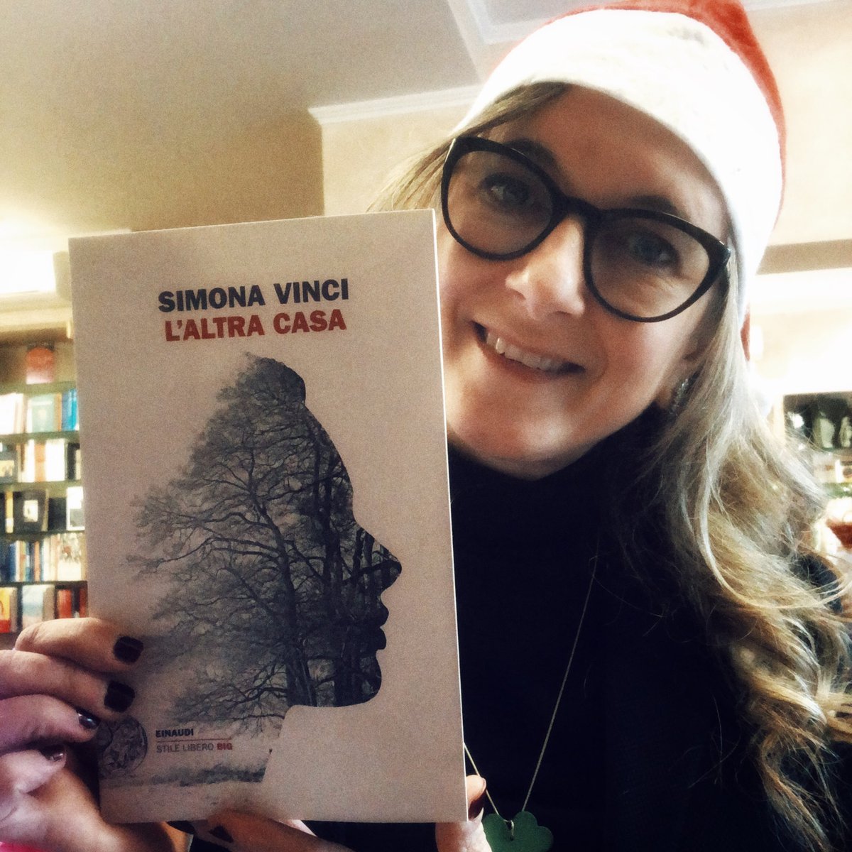 ➖2️⃣giorni a Natale. E il consiglio dì questa antivigilia è L’ALTRA CASA dì SIMONA VINCI pubblicato da Einaudi
#milleeunapagina #simonavinci <a href="/Einaudieditore/">Einaudi editore</a>