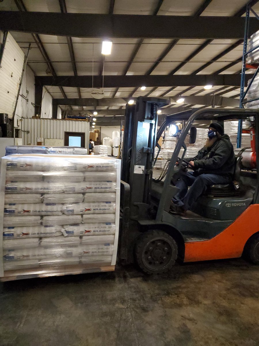 59Studebaker's tweet photo. @GayLeaFoodsCoop @GroberNutrition @Dairycrop @dfc_plc @OntarioDairy   Our second load of Bovine and Goat calf and kid feed is on its way to BC farmers.  Gay Lea and DFO are working together to split the cost and DFC is paying for transportation! #farmershelpingfarmers  @BCMilk https://t.co/71B7BL0qiw