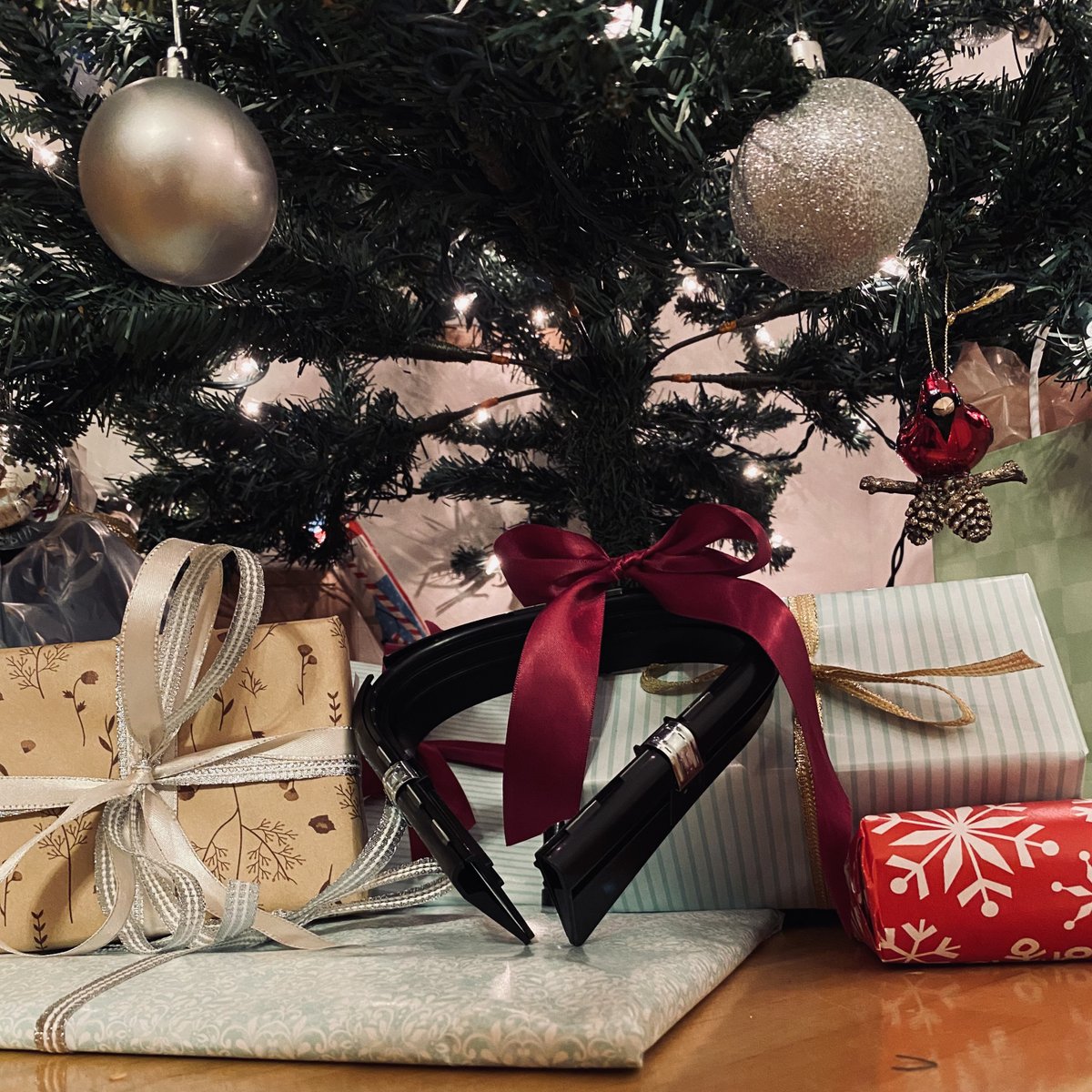 SnapCollar's tweet photo. Did you get yours yet? Don’t miss out on the best holiday gift this season, and remember “Snap21” at checkout for 25% off! https://t.co/chpGLPOuXX
#SnapCollar #ShirtTermGoals #Fresh #Collar #SnapIn #Style #Fashion #Christmas #Gift #GiftIdeas #Holidays #Presents https://t.co/uj4Fj4dRcZ