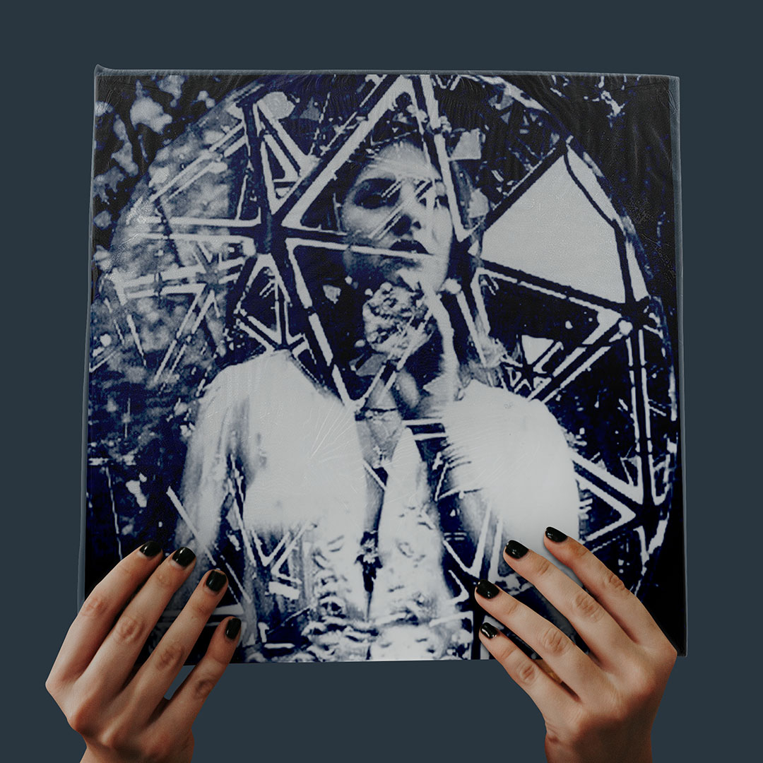 ARitualSea's tweet photo. VINYL RESTOCK ALERT! Our debut album on acid orange vinyl is back in @spindizzyrecord after 1st batch sold out. Last minute Xmas present for the new wave shoegaze fan in your life 🖤
Or via #Bandcamp link in bio.
#icycoldrecords #albumsoftheyear #dreamwave #shoegaze #Dublin https://t.co/nEyTmHTbRF