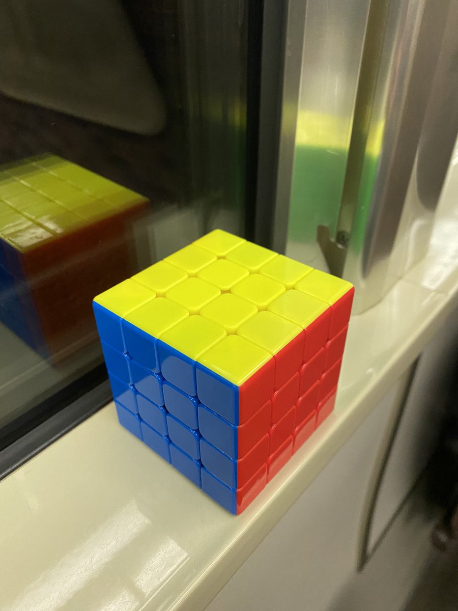 mochi_mochi_299's tweet photo. 昨日の状態から、今日の行き帰りの電車の中でようやく完成させることができました!
エッジキューブが揃ってからは、確かに3×3×3だって安心したのも束の間、パリティになり困惑...
YAMIさんの動画に助けられました😌
ありがとう、ヤミさん!
#yamicube https://t.co/C3LTVDdY5i