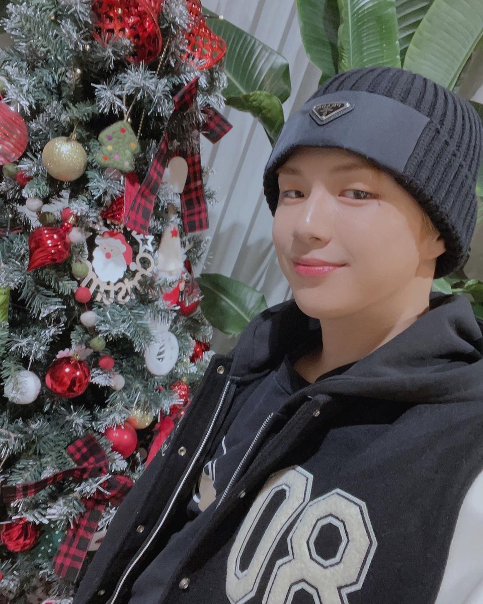 KDanigall's tweet photo. [📱] 녤스타그램 211223
https://t.co/XdLY51qcnW

미리 #merrychristmas

#강다니엘 #KANGDANIEL https://t.co/xcdR9SzhbS