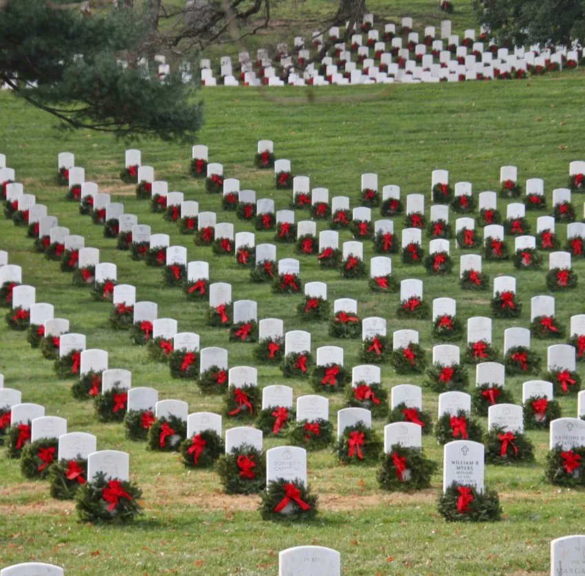 WreathsAcross's tweet photo. What does a veterans wreath mean to you? https://t.co/hH32h2BEiE