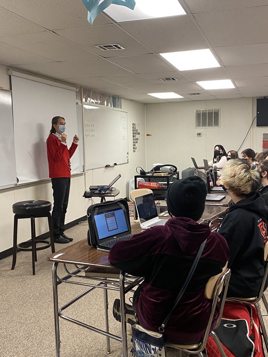 MsSummerMyers's tweet photo. We loved having a guest speaker for ASL 1 yesterday! https://t.co/kIzzBamSSz