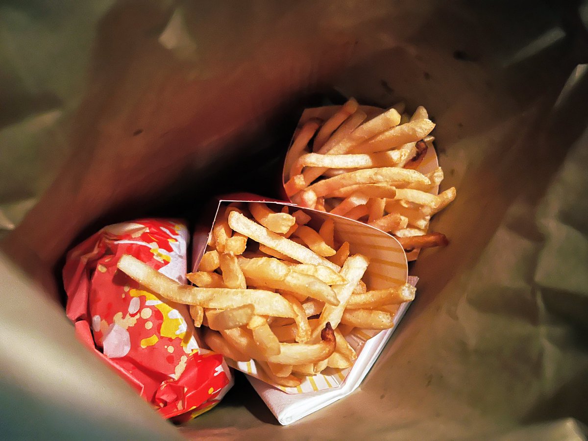 マックポテトのm Lサイズ 輸入が間に合わず24 30日の間発売を中止すると発表 駆け込み行列ができる Togetter マックポテトのm Lサイズ 輸入が間に合わず24 30日の間発売を中止すると発表 駆け込み行列ができる Togetter