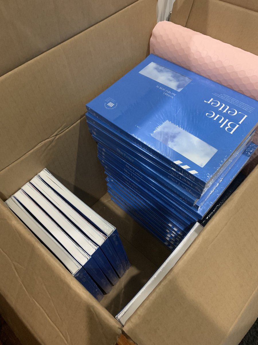 weewoosells's tweet photo. i still have alot of version 1 blue letter albums and kinda need money rn TT theyre RM45/each excl postage only would love to clear this out, theyre all sealed! 
#pasarwonho #bazaarwonho @PasarMX_Wonho @PasarMX_Wonho https://t.co/mUFys1W89N