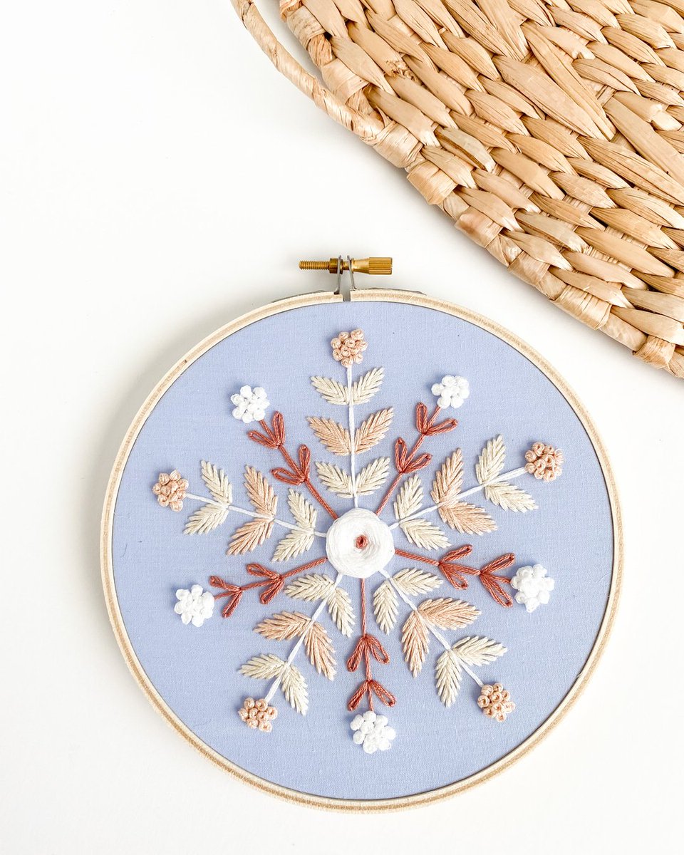 _hello_hoops's tweet photo. 🎶 I’ll have a blue Christmas without you, I’ll be so blue just thinking about you 🎶 Elvis is so  D R E A M Y this time of year. 💙❄️

#diyembroidery #snowflakeembroidery #holidayembroidery #hellohoopsembroidery #embroideryhoopart #embroideryhoopdecor #handembroid https://t.co/hOv7xsGsqK