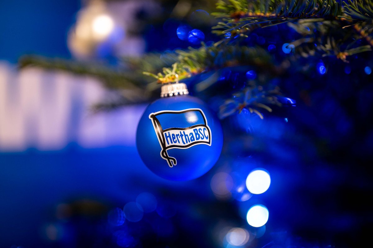 Hertha_ARG's tweet photo. Pequeño hilo navideño

Se está terminando este primer año de la cuenta, un año lleno de momentos. Mis deseos navideños y para este cercano 2022, son: continuar por el buen camino, llegar en algún momento a 1500 seguidores, y un saludo de *se pone de pie* @Ascacibar97 [ABRO HILO]+ https://t.co/FCF0SFqoXZ