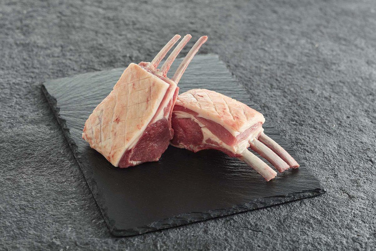 Il carrè d’agnello è il taglio ovino per eccellenza. Non può mancare sulle tavole di queste feste. Ci sono tante ricette davvero deliziose per cucinarlo. L’#agnellogallese ha un gusto saporito e delicato allo stesso tempo, piacerà e stupirà tutti i vostri ospiti! #Natale2021