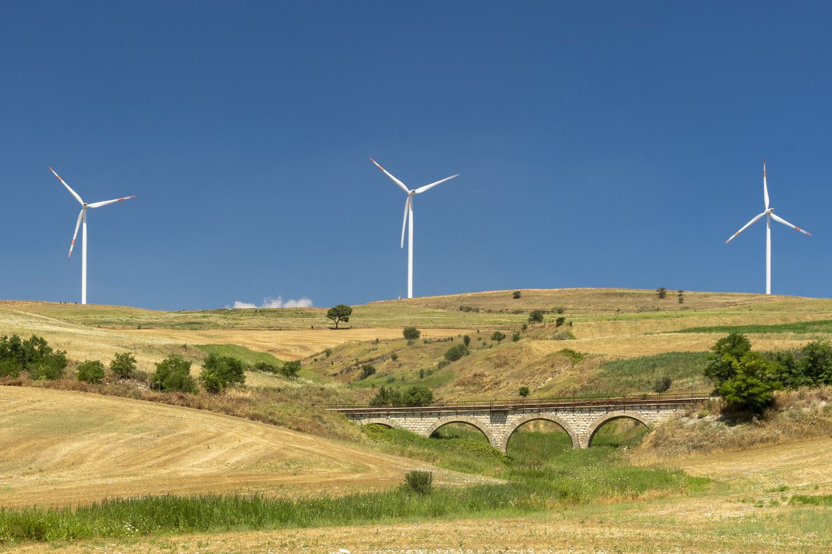 📣 I-Com: Snellire la burocrazia e semplificare le procedure per rilanciare l’eolico 🌬. Oggi su @EnergiaOltre 🗞 Sebastiano Torrini riprende i contenuti del Policy Brief I-Com dedicato all’energia eolica 👉🏼 energiaoltre.it/i-com-snellire…