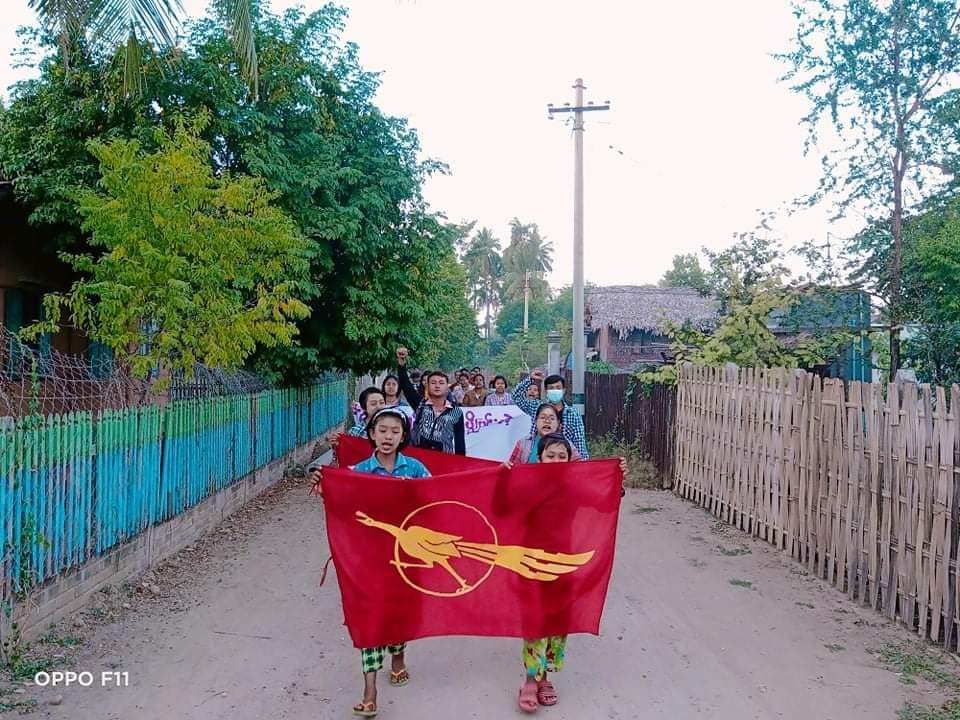 AMT95245400's tweet photo. Anti-coup revolutionary strike in Sagaing's Yinmabin, Kyaysakya Vlg. 🪧  #Dec23Coup #WhatsHappeningInMyanmar #India_StopSupportingTerrorists https://t.co/4pua6imJDn