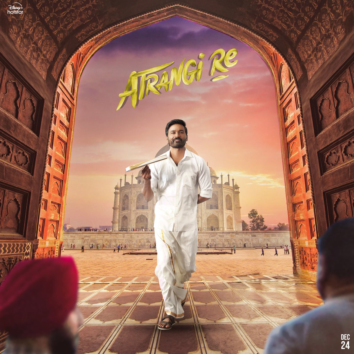 baharagsh's tweet photo. Here's a STUNNING common DP for welcoming #Dhanush's #AtrangiRe.

#AtrangiReMagicBegins https://t.co/5jrObiePz1