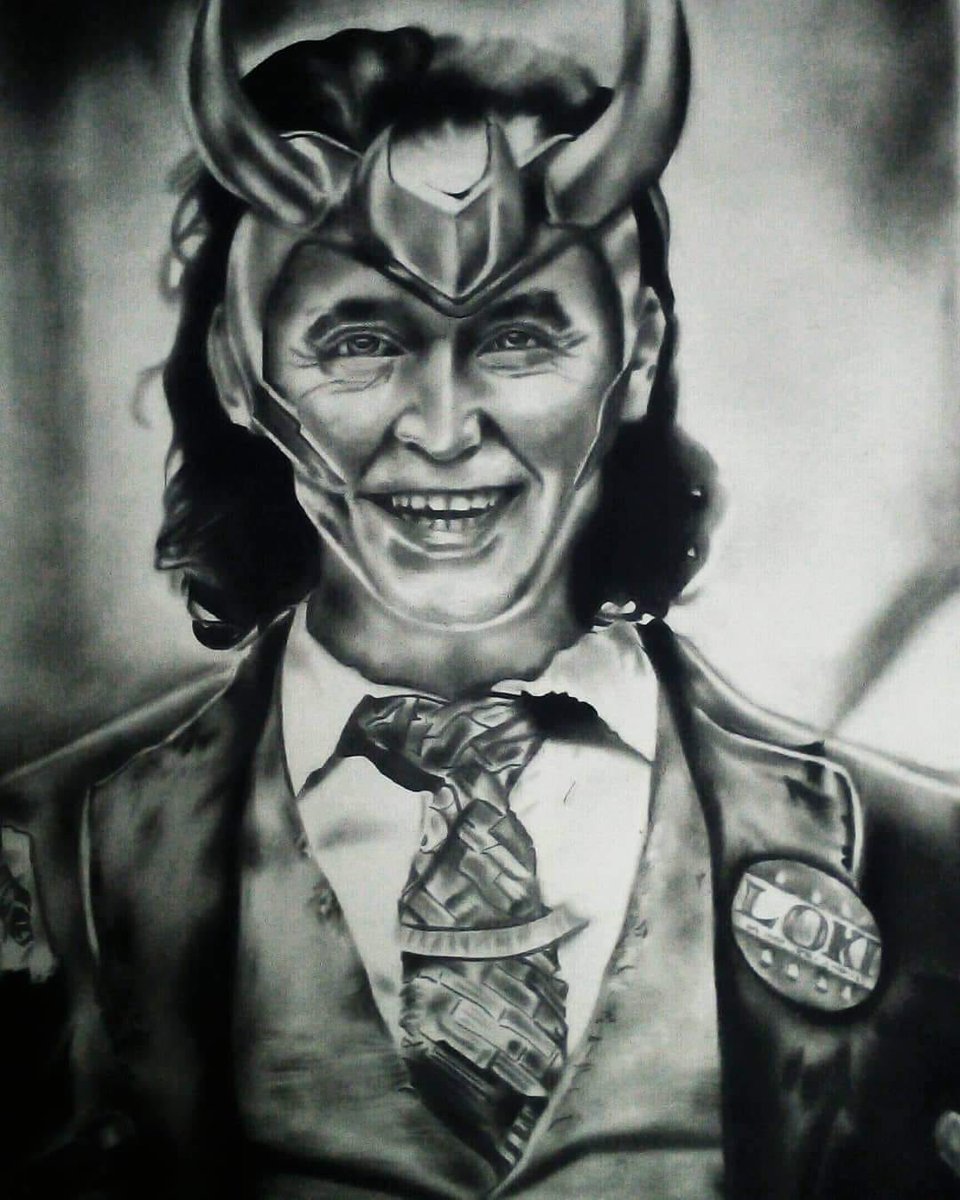 NicolasFrichot's tweet photo. @twhiddleston @LokiOfficial God of mischief 😎 https://t.co/IcvGirNOQw