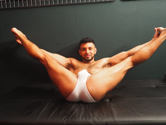 Esperando el #2022
? @manredel 

??

https://t.co/cygxMH1qWN 

@miguelsolo611 @Pollas_lefa3 @theQueerPig