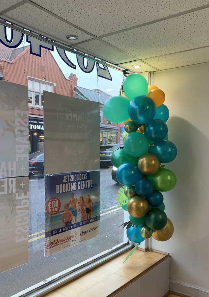 StockHeathTvl's tweet photo. Window preparation for January 2022 …….
Tropical 🌴 vibes 🌅 
Thank you Donna Marie a bright shining star 🌟 in our village #shoplocal #holidays 
📞 01925 269400
📍 Opposite Piccolino https://t.co/e1Jne8S7Kw