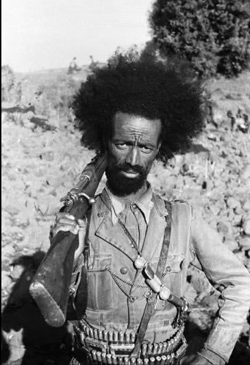 SelassieI24's tweet photo. #Fano’s are a collection of #Amhara civilians from d/f age of groups who are gathered in desperate times,leaving behind their personal & comfortable life's to defend their country & people from intruders & go back to their normalcy.#RespectForFano #armfano #IStandWithFano #Amhara https://t.co/r0dlNBJdU1