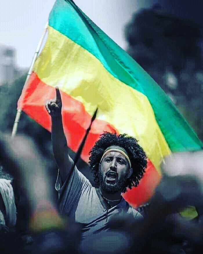 SelassieI24's tweet photo. #Fano’s are a collection of #Amhara civilians from d/f age of groups who are gathered in desperate times,leaving behind their personal & comfortable life's to defend their country & people from intruders & go back to their normalcy.#RespectForFano #armfano #IStandWithFano #Amhara https://t.co/r0dlNBJdU1