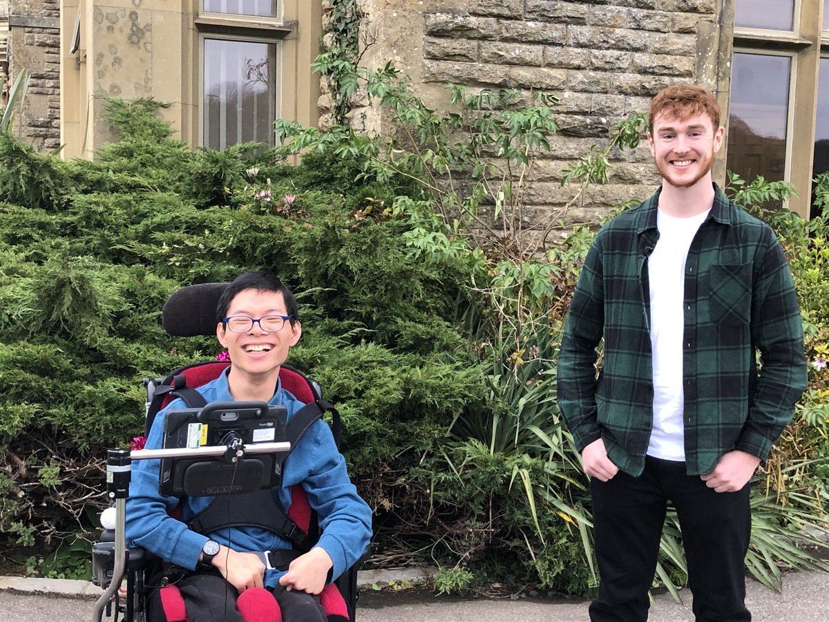 All Leo wanted for #Christmas was a new voice and with the help of voice donor Dan from High Wycombe his dream came true - Merry Christmas everyone bbc.co.uk/news/av/newsbe…