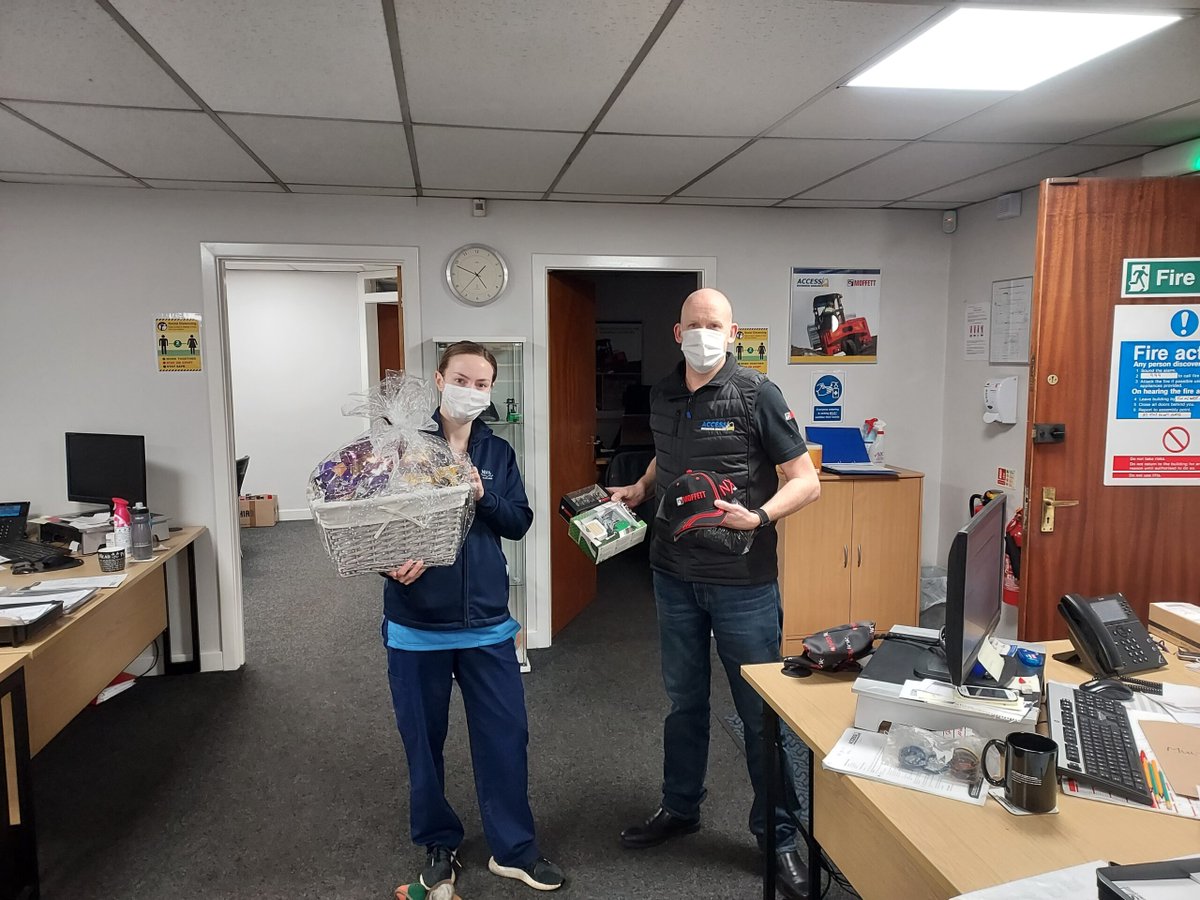 AMHandling's tweet photo. Congratulations to our winner Gavin Summers!  Gavin was unable to collect his prize so Aimee picked it up on his behalf.  Hope you're getting half that hamper Aimee! 😄 https://t.co/aZQOpuaBv3