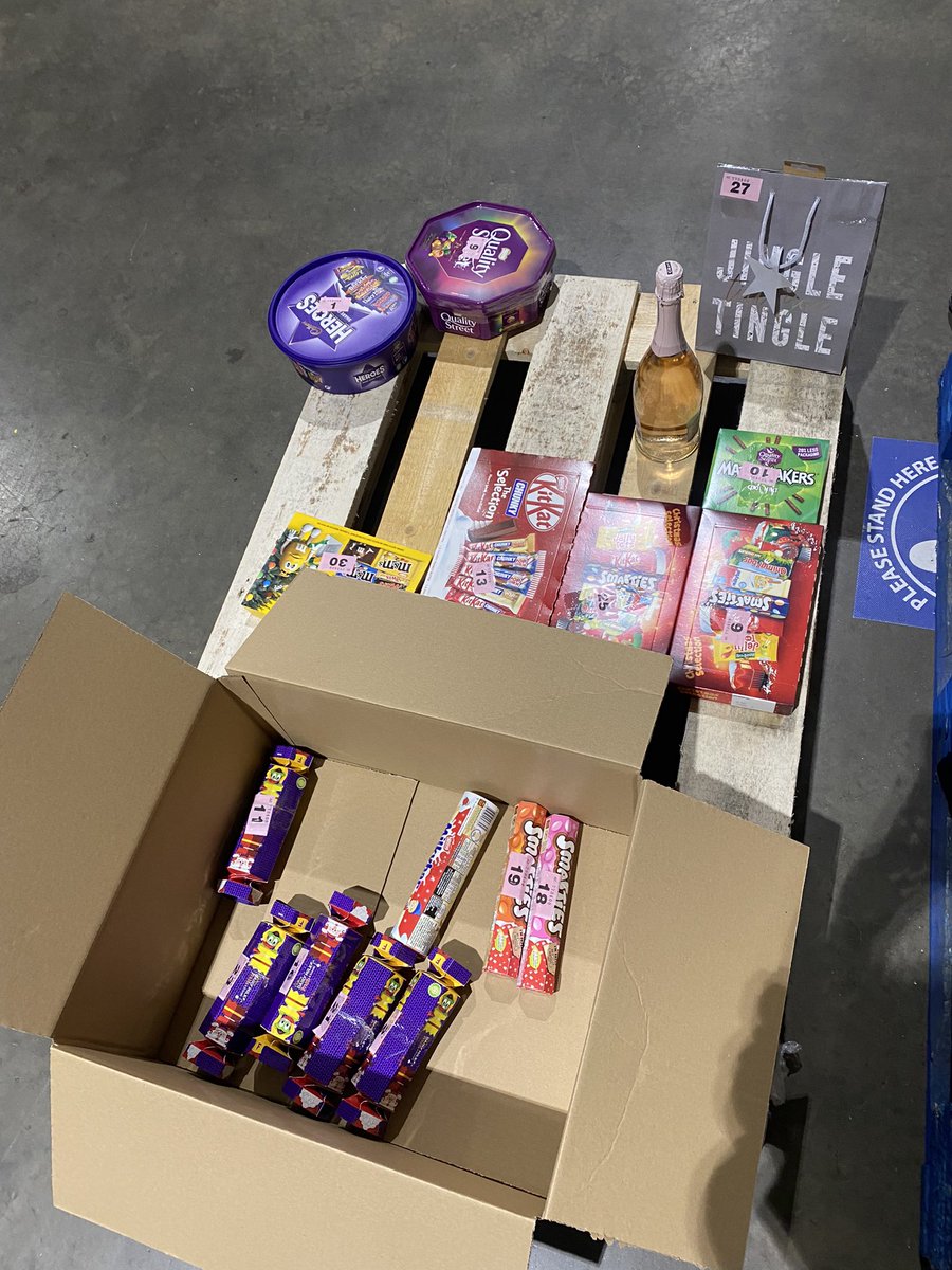 quad_max's tweet image. Today we have a little treasure hunt for our guys as they have worked super hard these past couple of months!⛄️❄️