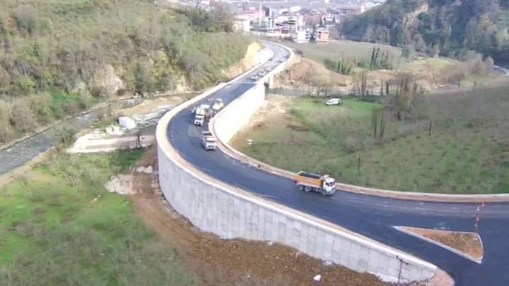 Çatalpınar_ Belediyesi (@ctlpnrbld) on Twitter photo Acil ihtiyacımız olan çevre yolumuzda artık sona geldik. Bu güzel hizmetlerin kazandırılmasında emekleri olan siyasi büyüklerimize tesekkur ederiz.
<a href="/mhilmiguler/">Dr. Mehmet Hilmi Güler</a>
<a href="/metingunordu/">Metin Gündoğdu</a>
<a href="/senelyediyildiz/">Opr. Dr. Şenel Yediyıldız</a>
<a href="/erguntasci52/">ERGÜN TAŞCI</a> Acil ihtiyacımız olan çevre yolumuzda artık sona geldik. Bu güzel hizmetlerin kazandırılmasında emekleri olan siyasi büyüklerimize tesekkur ederiz.
<a href="/mhilmiguler/">Dr. Mehmet Hilmi Güler</a>
<a href="/metingunordu/">Metin Gündoğdu</a>
<a href="/senelyediyildiz/">Opr. Dr. Şenel Yediyıldız</a>
<a href="/erguntasci52/">ERGÜN TAŞCI</a>