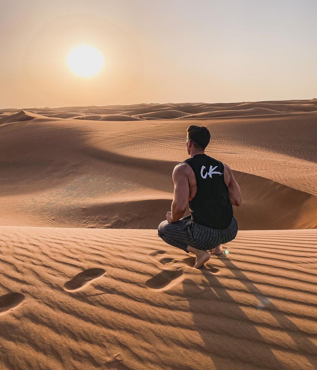 AranGrant's tweet photo. Dubai experiences everyone shall try?
Desert safaris, of course.

Full 📷credits IG: @doctor.nino

#dubai #dubailife #unitedarabemirates #uae #desert #desertlife #desertsafari #travelling https://t.co/MP4auoHA9O