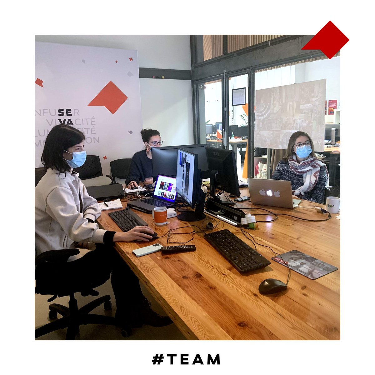 sevanova's tweet photo. #Team
Cette fin d'année est particulièrement studieuse avec beaucoup de #formation...
1. Perfectionnement sur #AdobeXD pour une partie de l'équipe créa pour 2 jours
2. Initiation à la batterie pour Florian mené par Axel pendant la pause déjeuner
Bonnes fêtes à tous !
#joyeuxnoel https://t.co/ZQBVj6AU5h