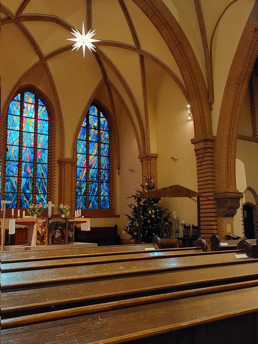 Warten auf Auffrischungsimpfung.
#Samariterkirche