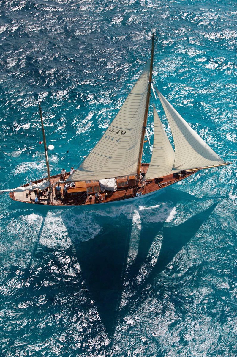 Buenos días.💙
Alegria y bienestar para todos 🌐🎶🎶🎶🕊🌿⛵⚓
¡¡Feliz Navidad!!.👼👼🌲🎅🎶🎶