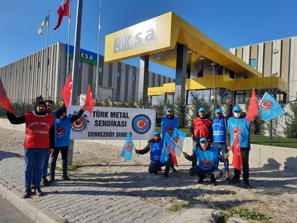 Kazancı Holding'e bağlı #AksadaİşçiKıyımıVar 
Türk Metal Sendikası'na üye olmak isteyen işçiler Aksa Jeneratör'de işten atılıyor...
Sesimizi duyun, zulmü durdurun...
<a href="/csgbakanligi/">T.C. Çalışma ve Sosyal Güvenlik Bakanlığı</a>
<a href="/vedatbilgn/">Vedat Bilgin</a>
<a href="/aksapowergen/">Aksa Jeneratör</a>
<a href="/aksapower/">aksapowergeneration</a>