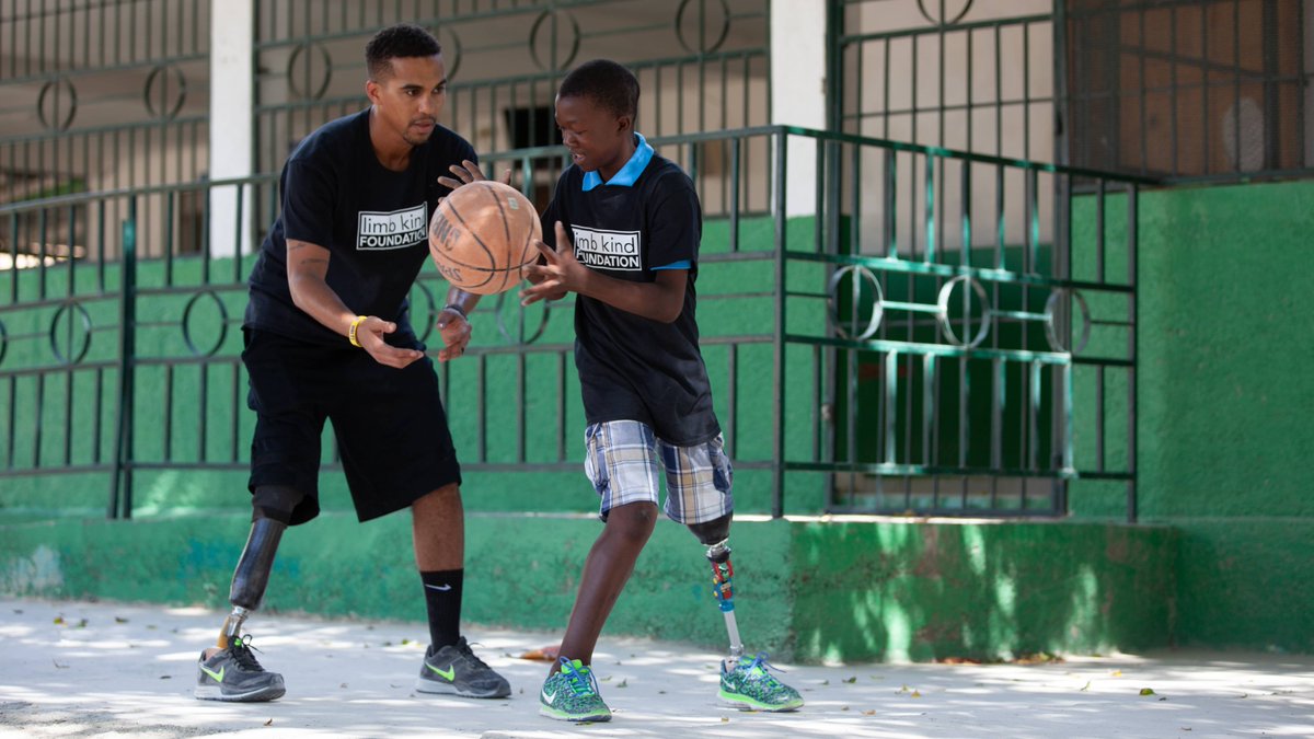 LimbKind's tweet photo. 9/2019
The @LimbKind Team traveled from all over the country with one goal in mind: to provide relief, free prostheses, and guidance for Haitian children who suffered limb loss, and to provide support and prosthetic care information for families and communities. #BeKindLimbKind https://t.co/Th5hD2GyYS