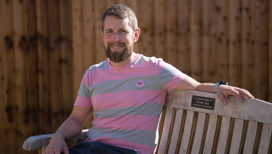 BreastCancerNow's tweet photo. 'It’s such a great space to use if you’re taking part in something like a marathon or bike ride or wear it pink event, and you can either sort it yourself or get the Funds in Memory team to help out. Honestly, I don’t know why I didn’t do it sooner.' Rich 
https://t.co/zx8umMT6vt https://t.co/hSjUrY1hGj