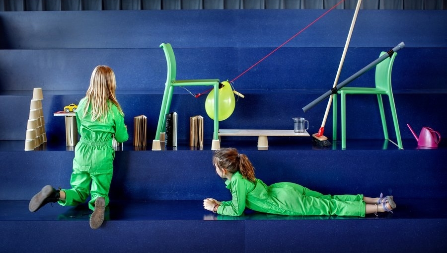 Heb jij het tv-programma TIK M AAN! al gezien? In het programma maken duo's de meest bijzondere kettingreacties. De kettingreactie van het winnende duo zal in 2022 een keer te zien zijn in NEMO 😍 TIK M AAN! is van 21 t/m 24 december iedere dag te zien om 15.50 uur op NPO1 📺